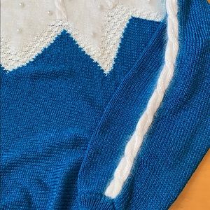 Vintage Knit Concepts sweater, like new.